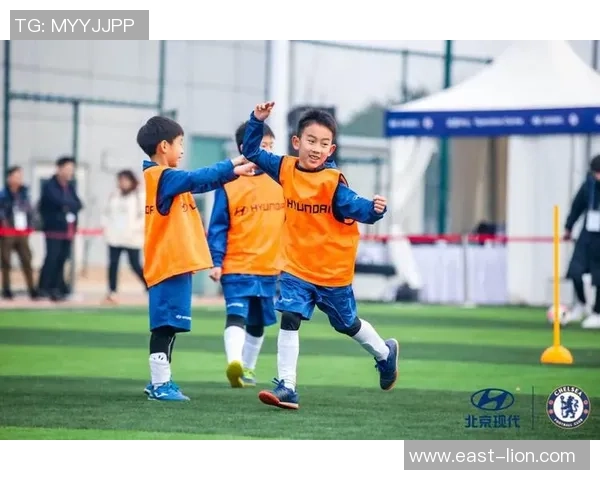 西瓜霜足球明星助力青少年体育发展展现青春活力与拼搏精神 西瓜霜足球明星助力青少年体育发展展现青春活力与拼搏精神